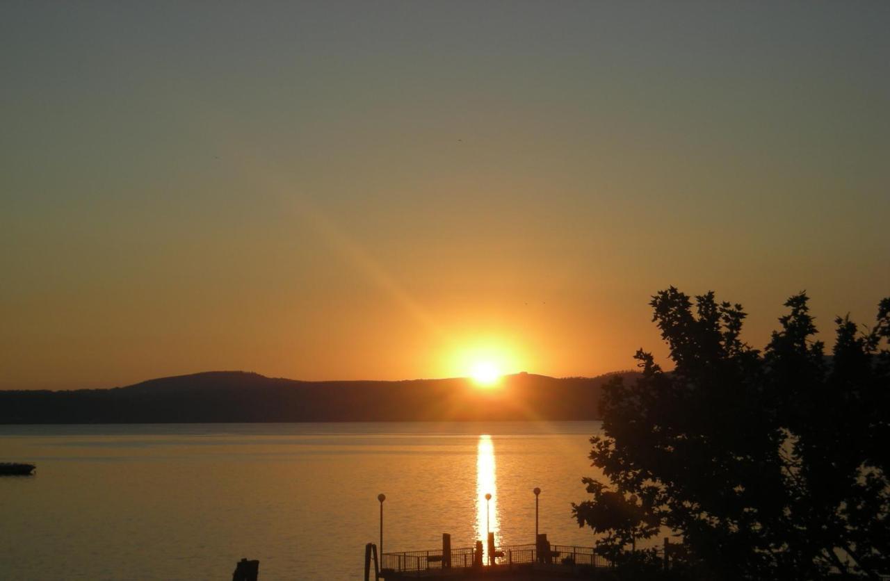 Iride Sul Lago 1 Via Principessa Jolanda 10-Piazza Del Molo Anguillara Sabazia Eksteriør bilde