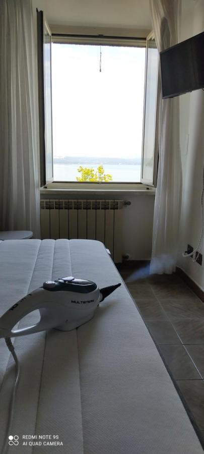 Iride Sul Lago 1 Via Principessa Jolanda 10-Piazza Del Molo Anguillara Sabazia Eksteriør bilde